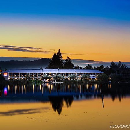 Inn On Long Lake Nanaimo Esterno foto