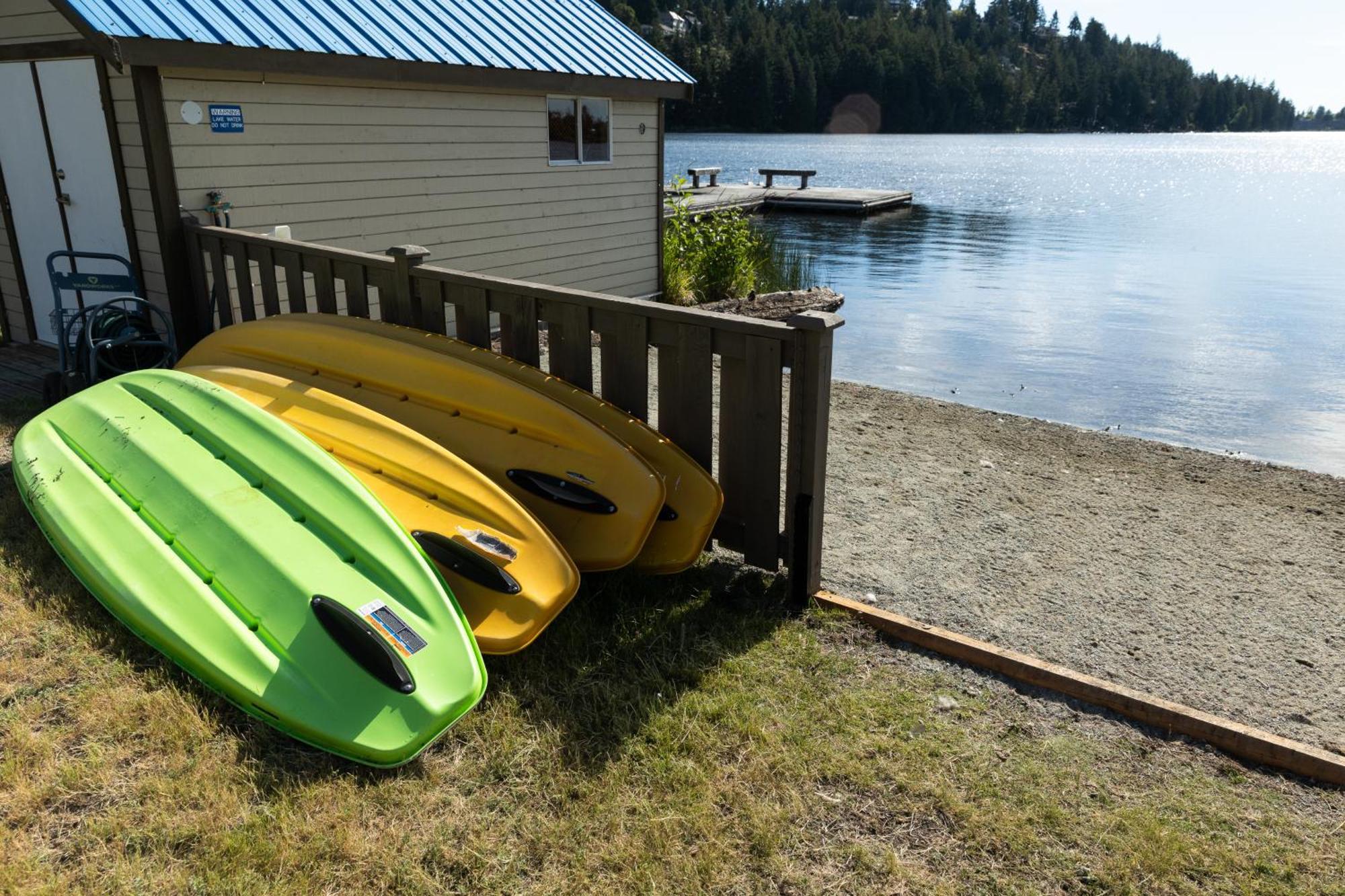 Inn On Long Lake Nanaimo Esterno foto