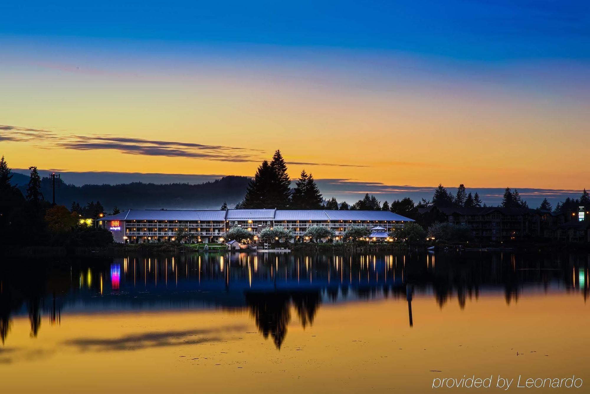 Inn On Long Lake Nanaimo Esterno foto